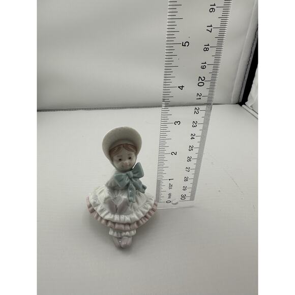 Vintage LLADRO #06263 Porcelain " Little Doll" Ornament 1995 Boxed Retired - Picture 8 of 10